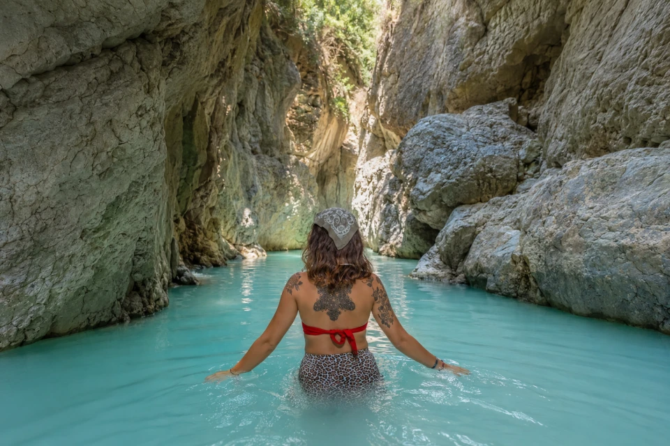 Kanion Holta, Albania, Riwiera Albańska